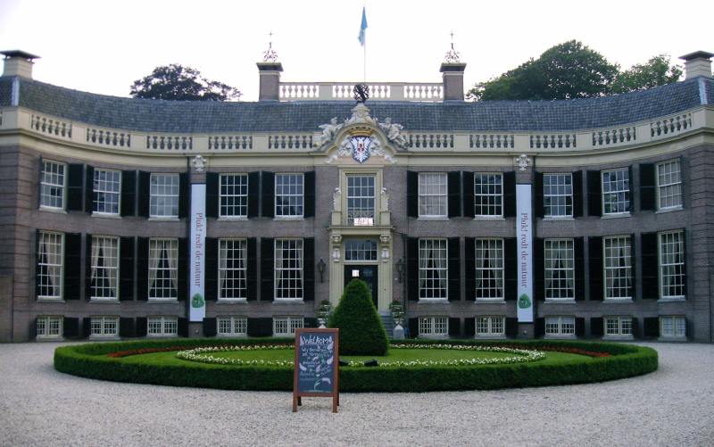 Voorzijde van het Landgoed Groeneveld bij Baarn