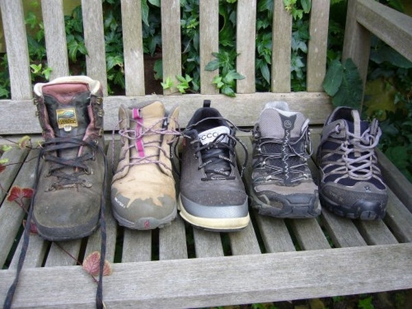 Let niet alleen op comfort, maar ook op gewicht diverse wandelschoenen plus het gewicht